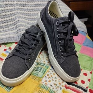 Taos Footware Plim Souls Sneakers Charcoal Wash Superb Arch Support Sz 7.5
